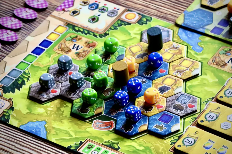 Spectacular (2) – Tabletopping